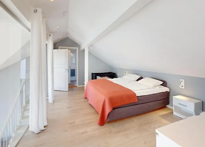 Ocean View And Jacuzzi Feriehus Forland